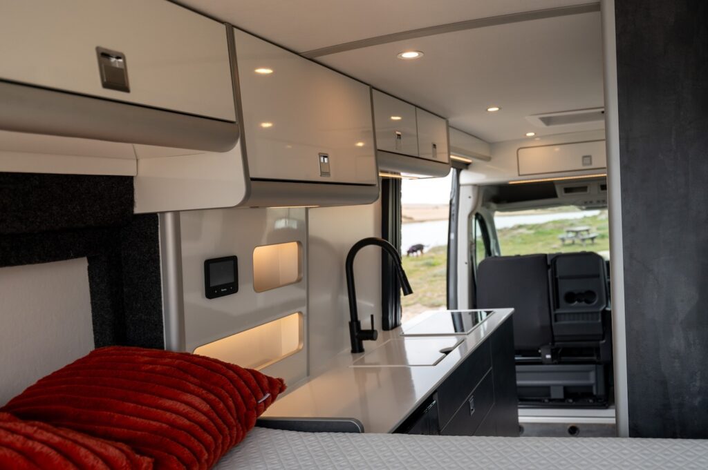 MWB Crafter 65