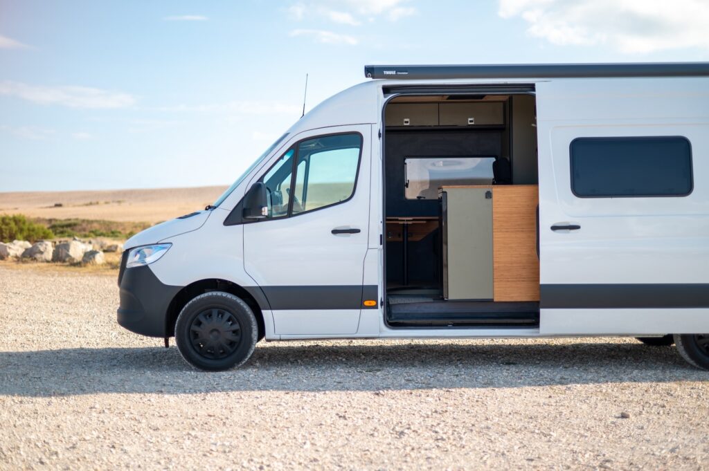 M2M White Sprinter 7
