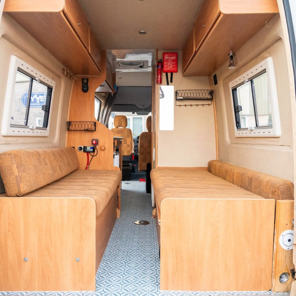 Mercedes Benz Sprinter 8